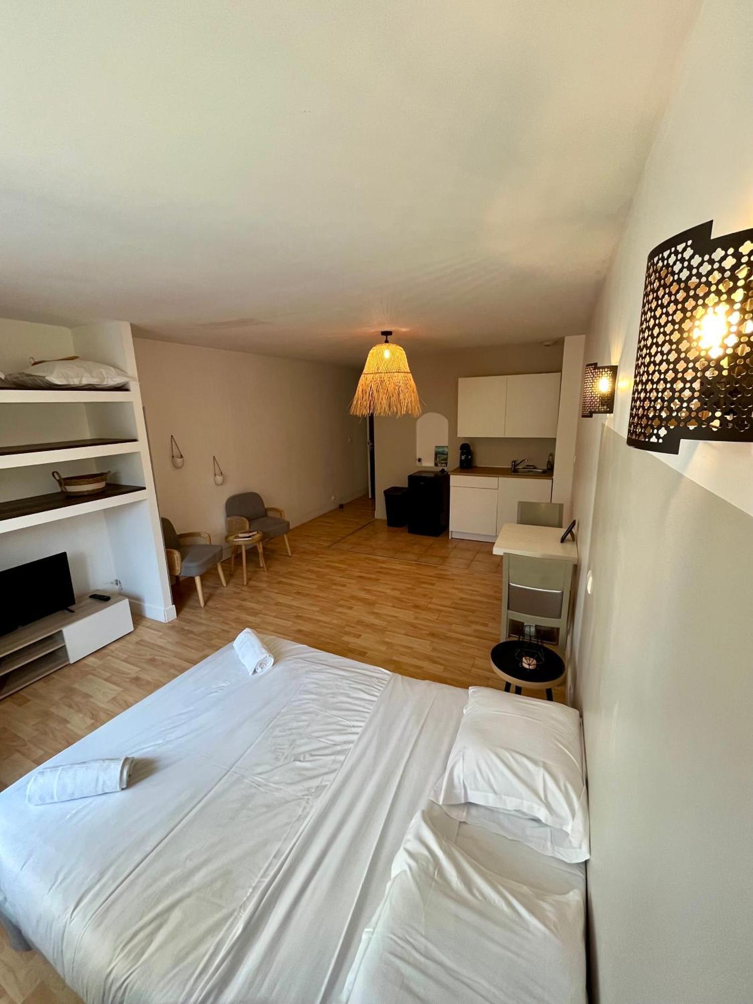 Appartement Chloe Du Lac Montferrat  Екстер'єр фото